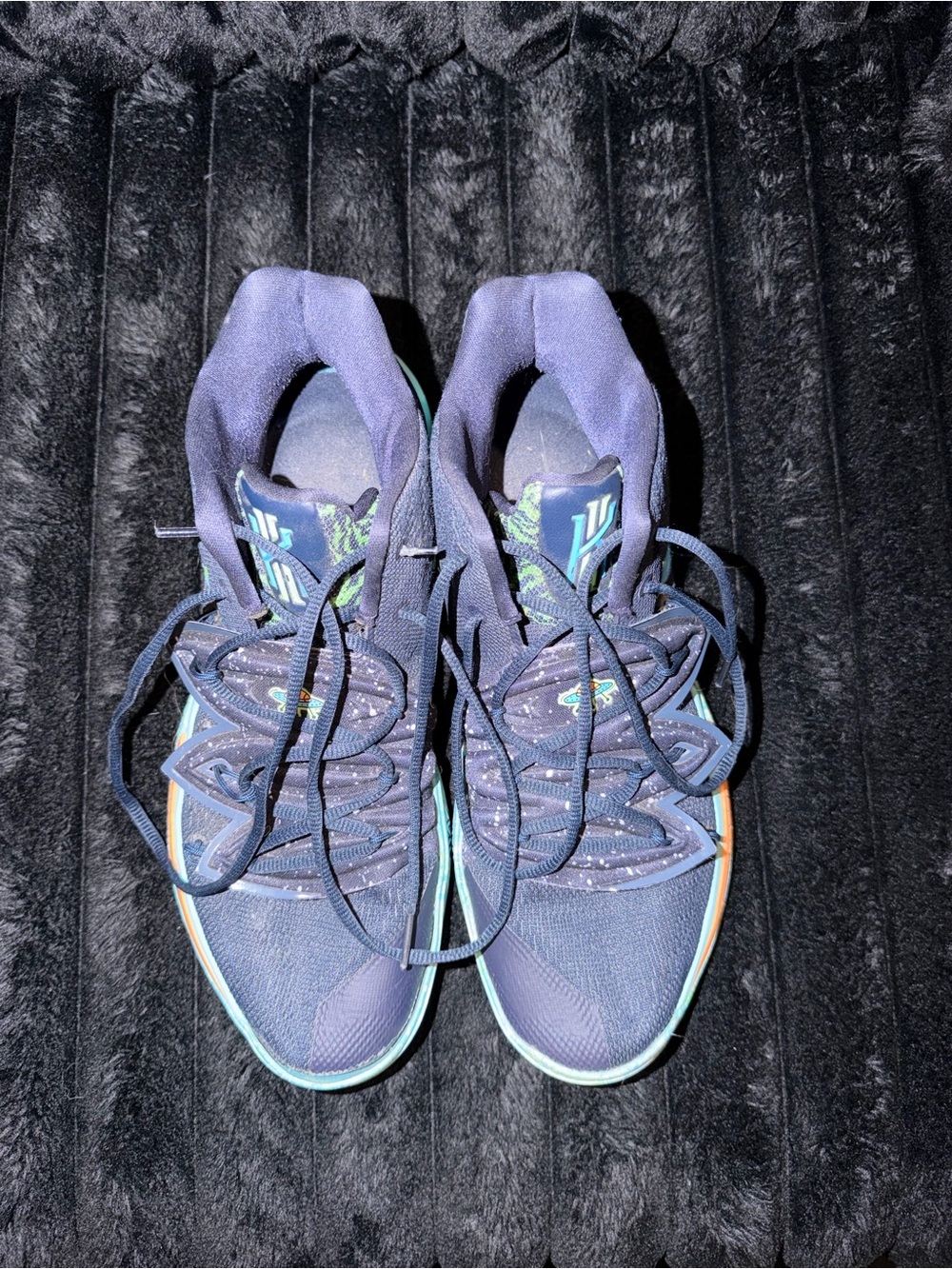 Nike Kyrie 5 UFO